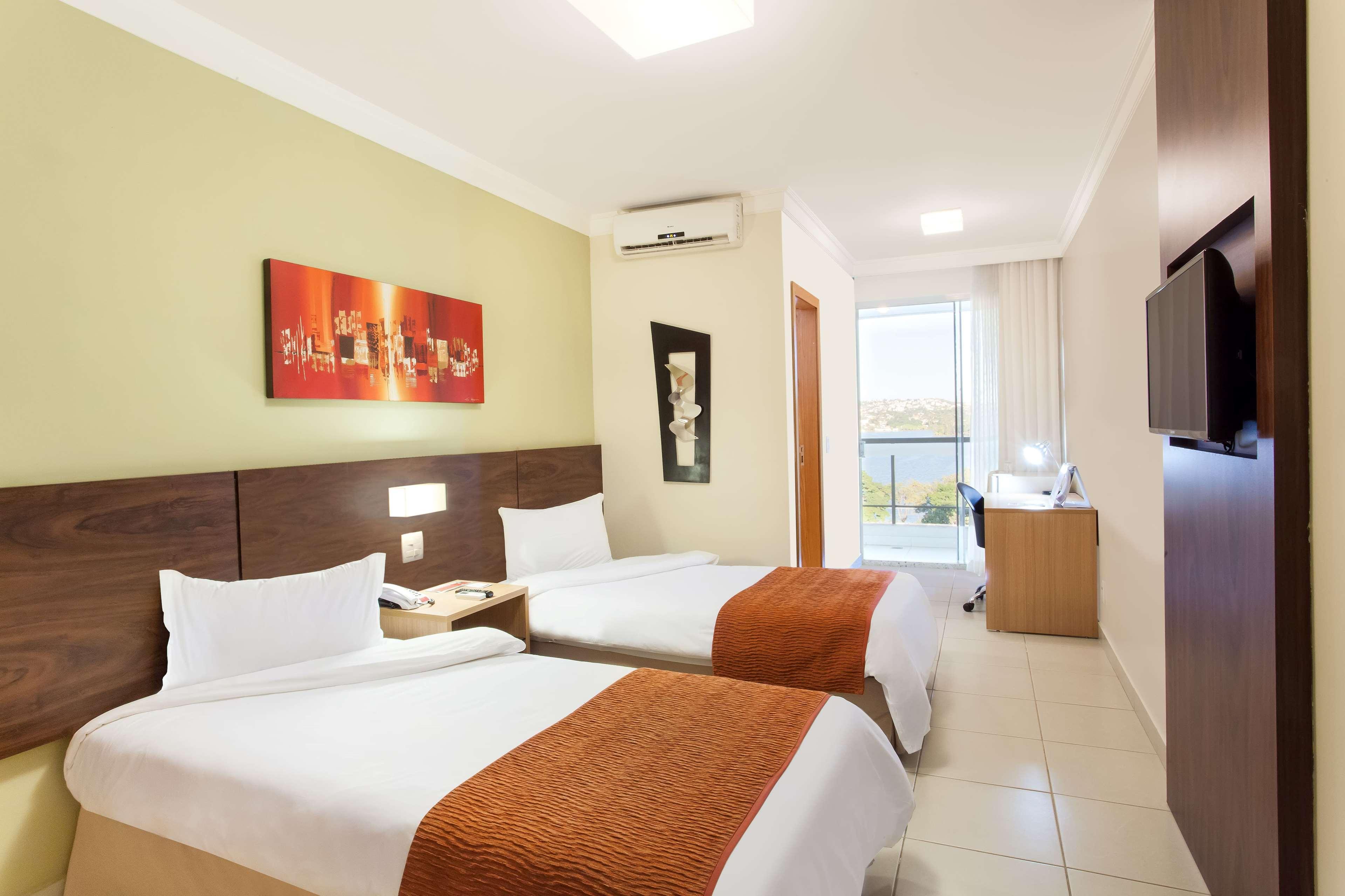 Ramada Hotel & Suites Lagoa Santa By Wyndham Bagian luar foto